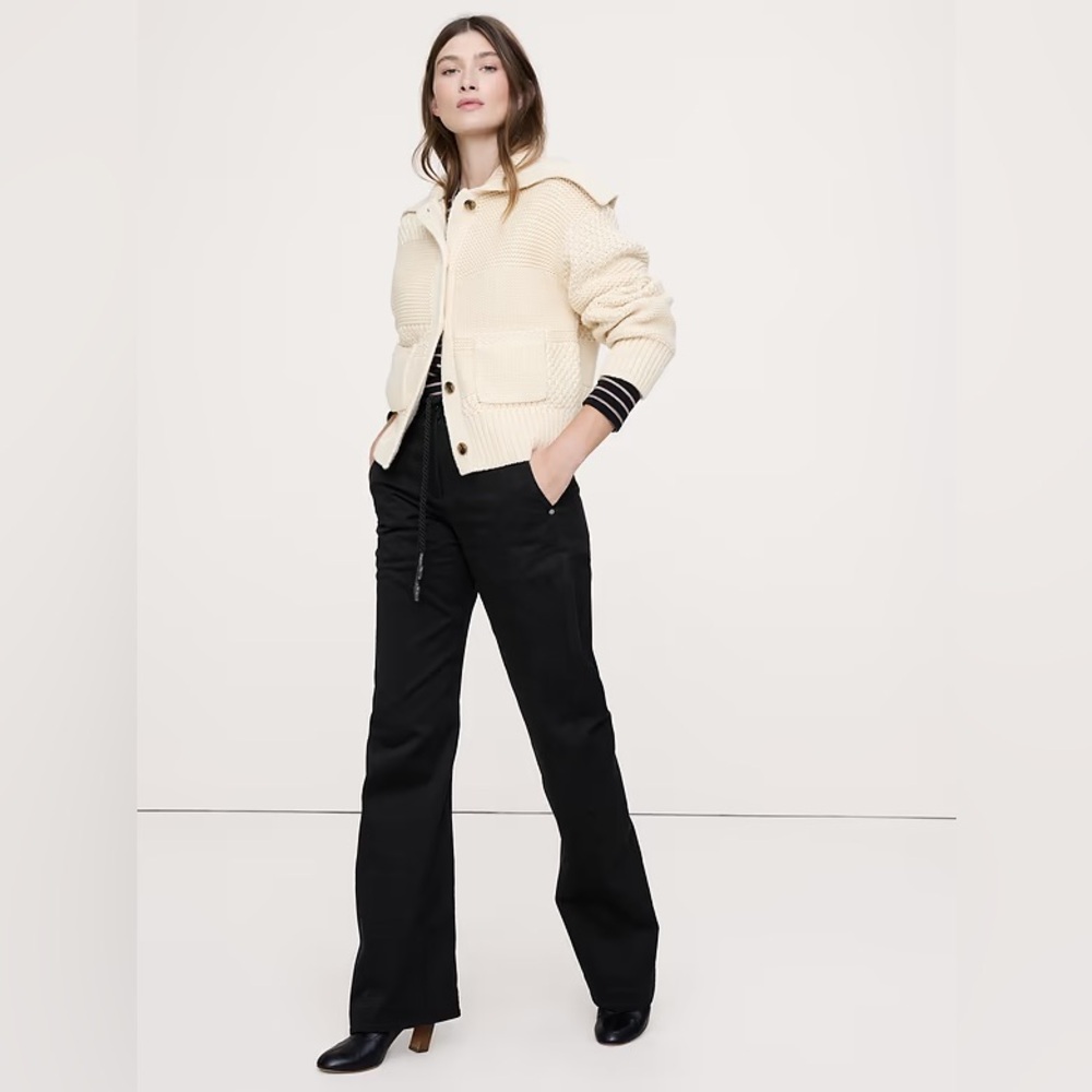 NEW! Banana Republic Black Mid-Rise Twisted Straight Pant - Size 6 Petite🩷